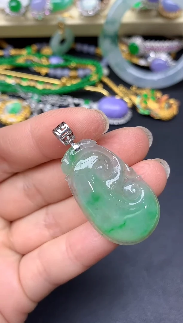 颈饰18K金镶嵌翡翠28-雪姐翡翠天天见
