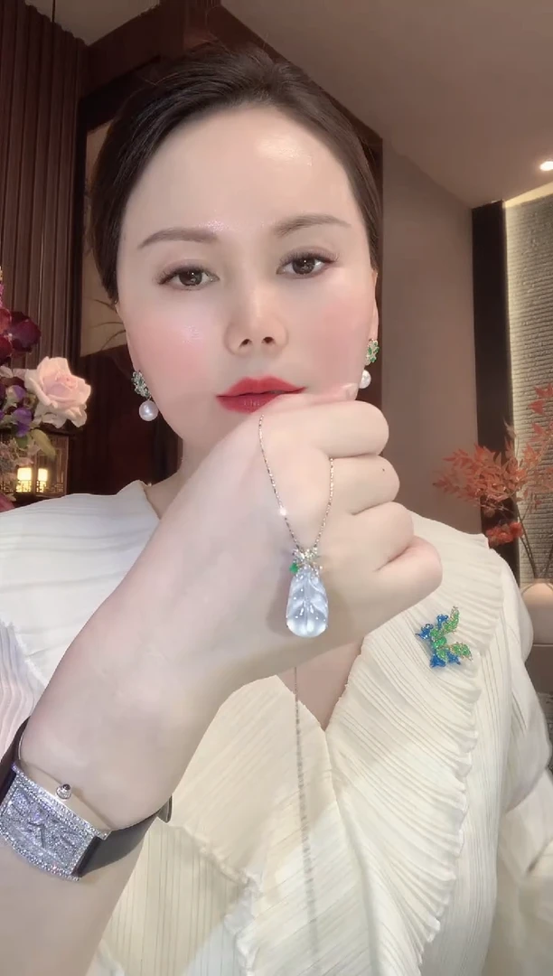 吊坠(不含链)18K金镶嵌翡翠A31