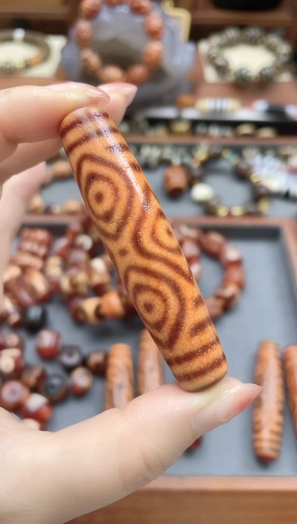 未镶嵌珠珠玛瑙/玉髓?*菁金蟾红肉高品龙六眼