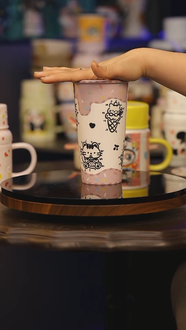 【闪购商品】摆件景德镇釉下彩绘设计师款式陶瓷