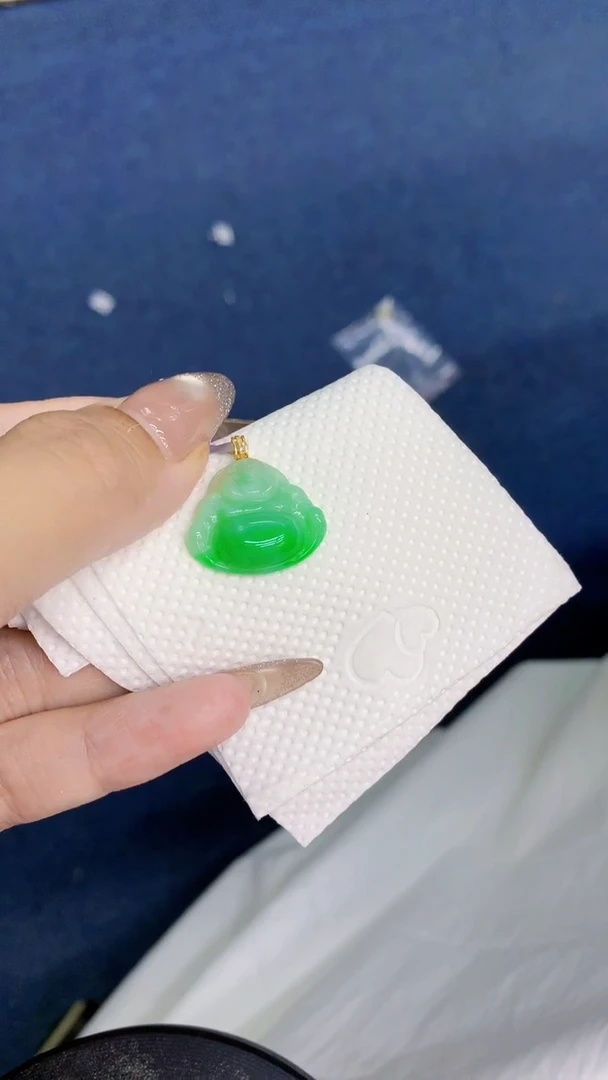 颈饰18K金镶嵌翡翠1