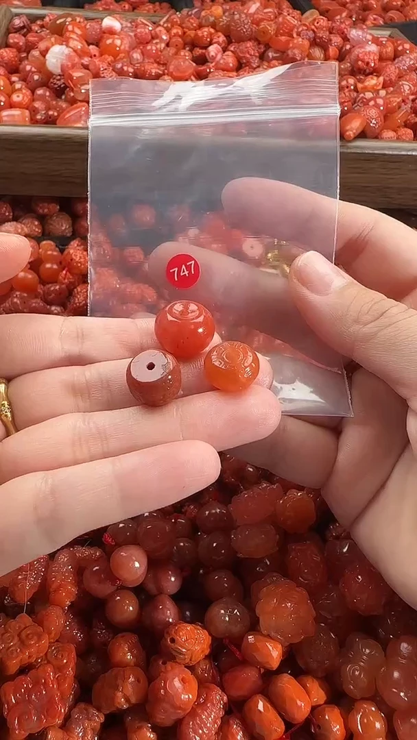 颈饰未镶嵌南红玛瑙1