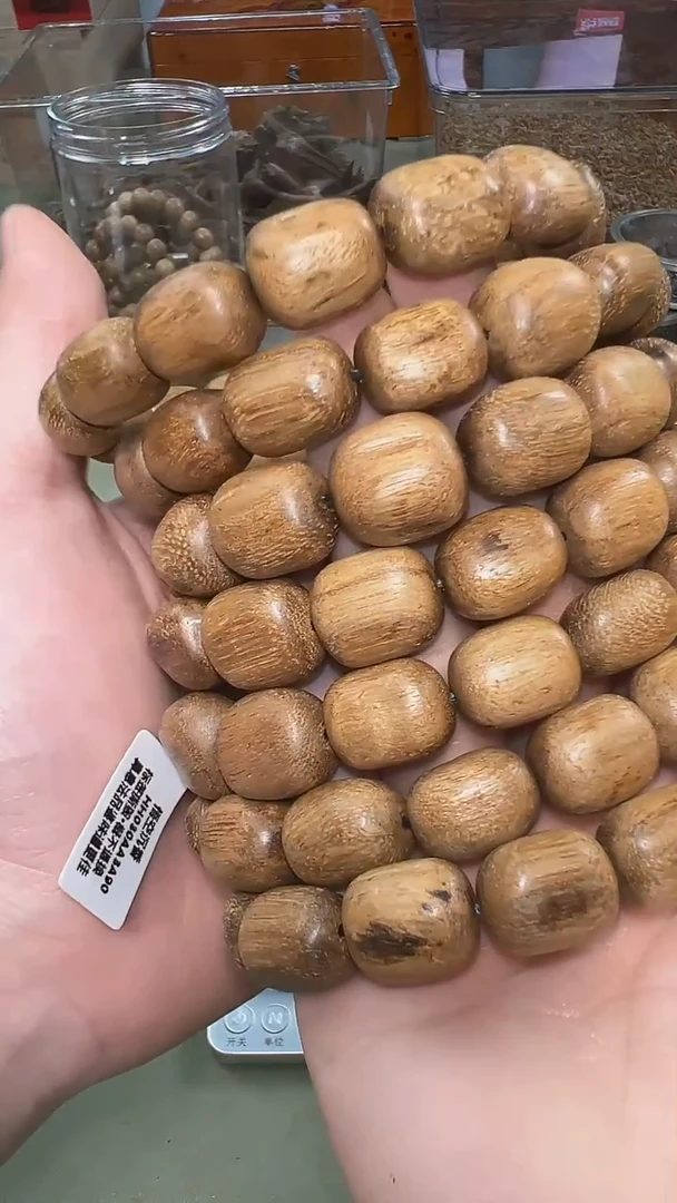 安汶红土随形单圈多样性发其一