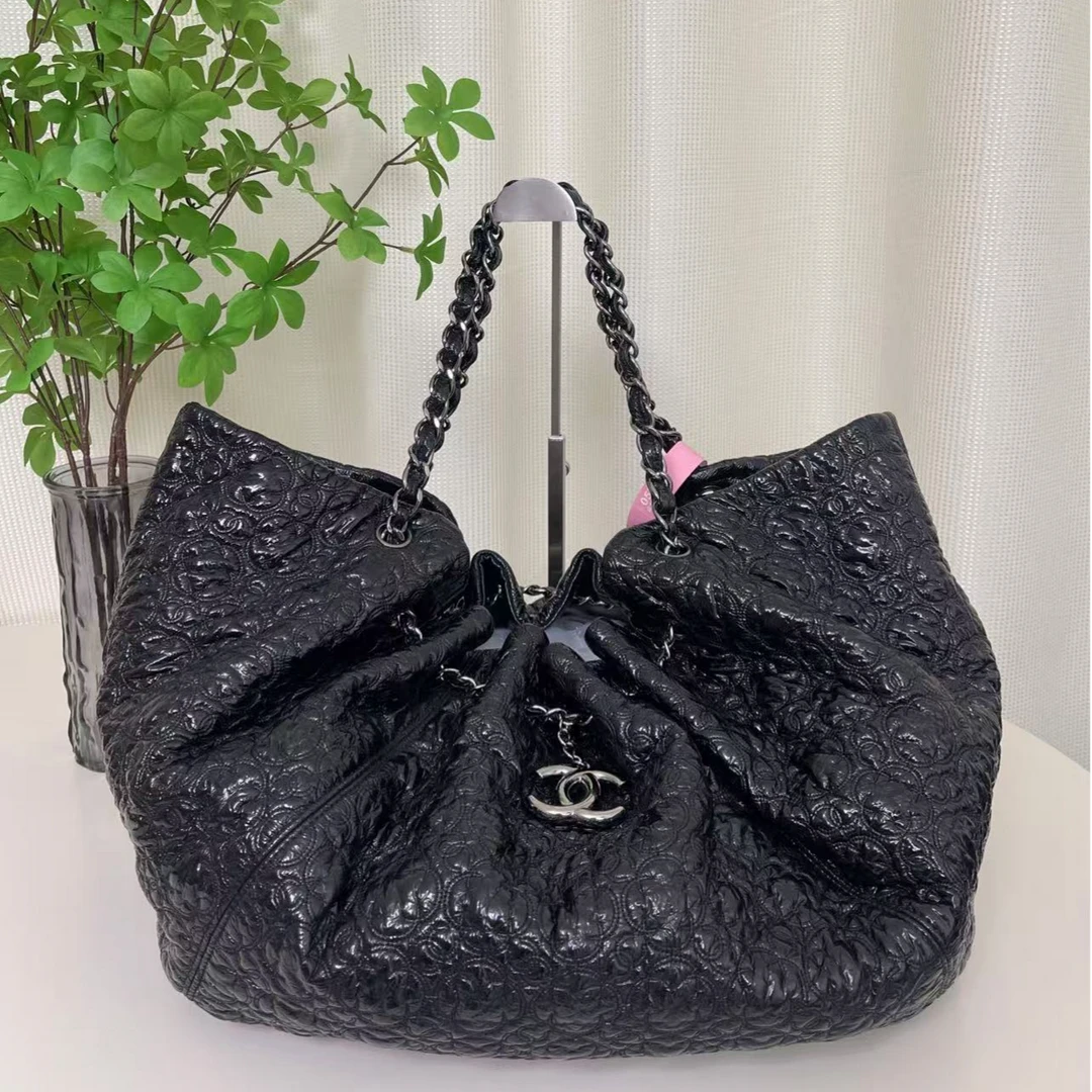 95新 Chanel/香奈儿 黑银慵懒风漆皮/机场托特包