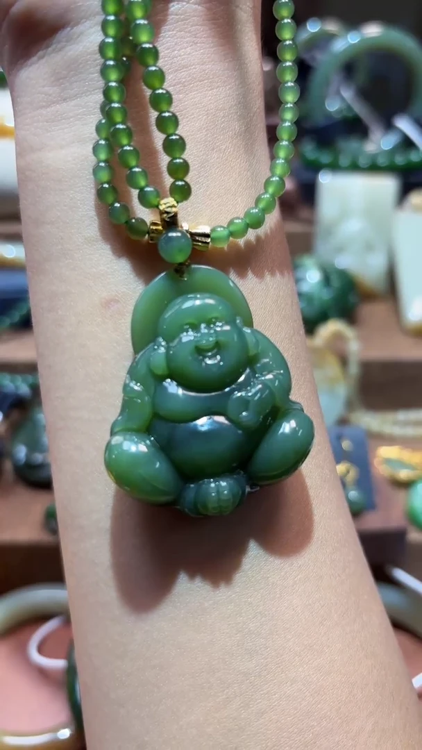 颈饰未镶嵌和田玉（碧玉）1