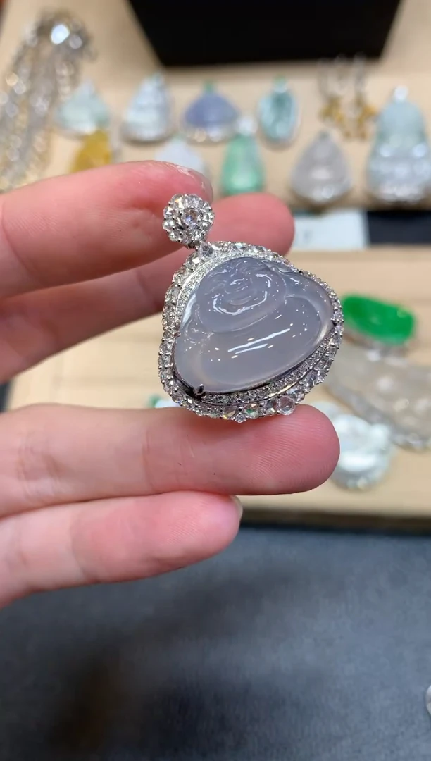 【闪购商品】翡翠颈饰18K金镶嵌佛公【无服务费】