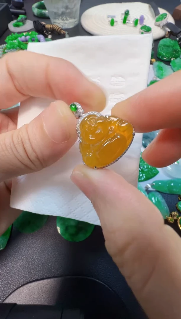 翡翠18K金镶嵌吊坠(不含链)9800