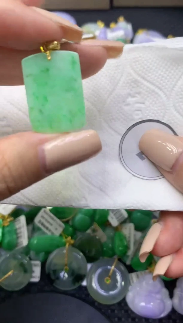 颈饰未镶嵌翡翠天然缅甸翡翠A货