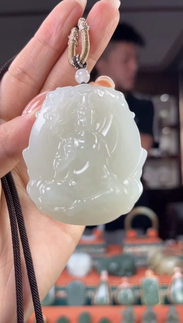 颈饰未镶嵌和田玉佩佩