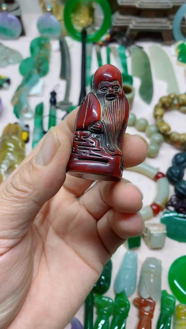 【闪购商品】白玉菩提吊坠直播间的实时画面