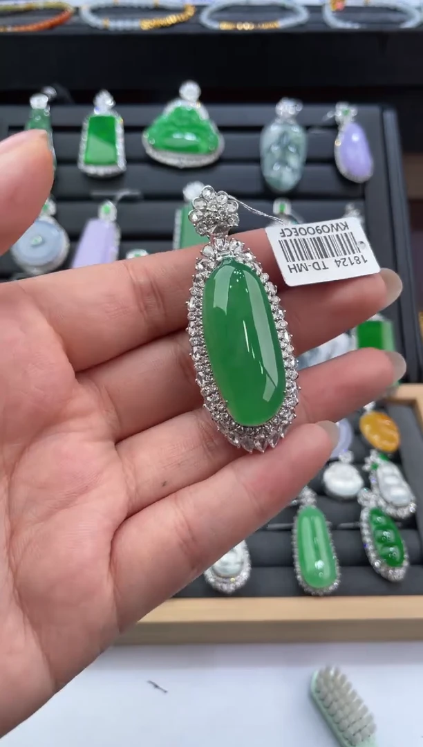 18K金镶嵌挂件翡翠ZHG01124-16