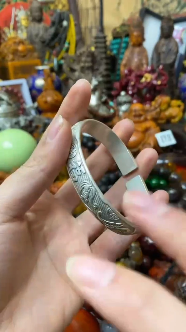 【闪购商品】织绣主播推荐如图所示4131