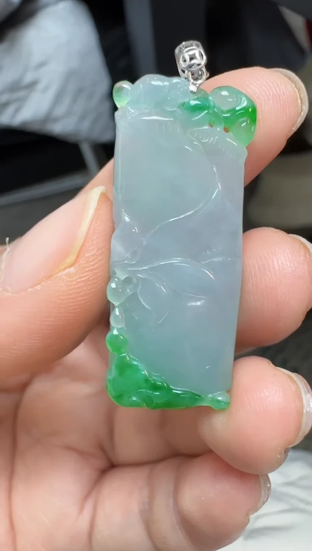 【闪购商品】翡翠颈饰18K金镶嵌缅甸翡翠A货吊坠