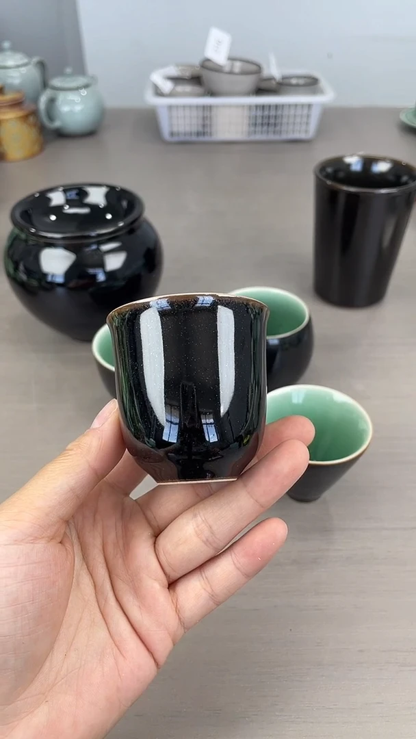 龙泉青瓷仓储福利放漏