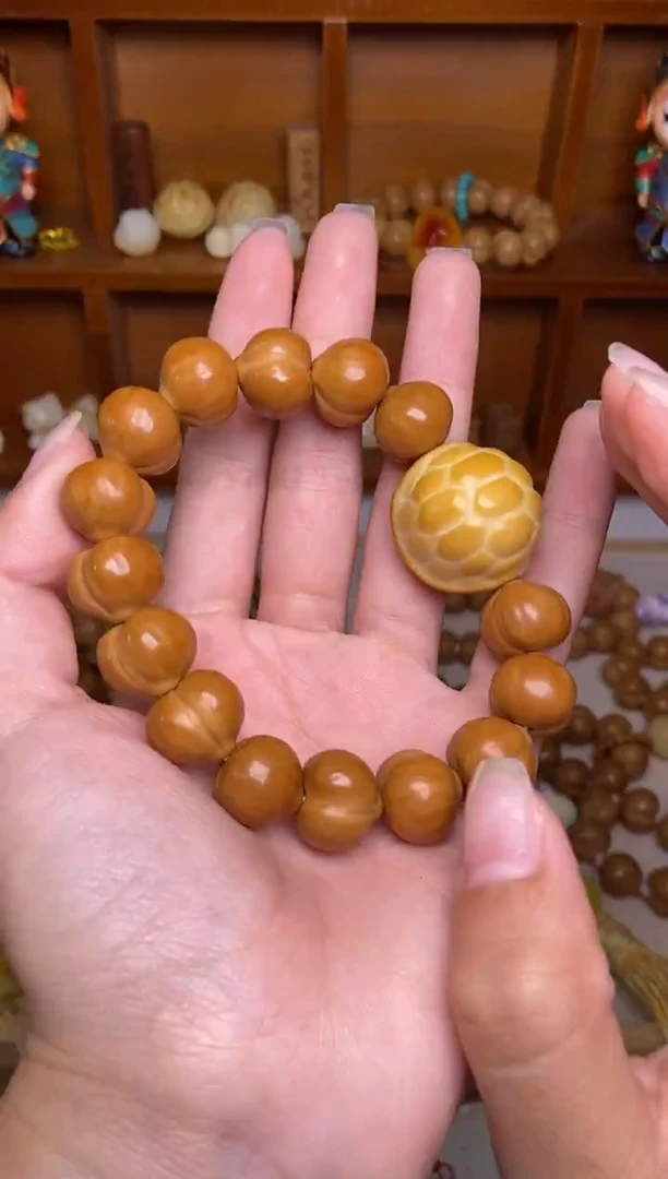 把件猴头核桃全品无暇屁桃➕大富甲手串