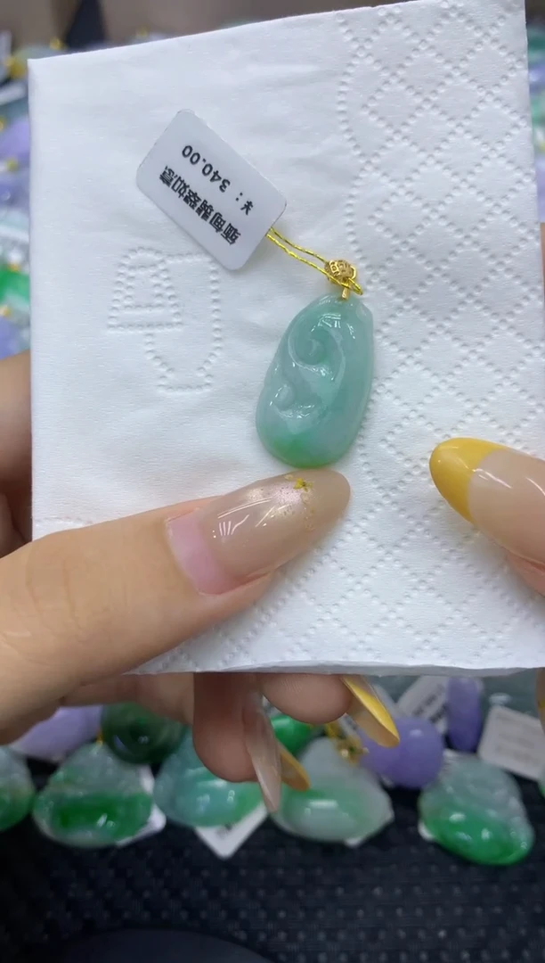 颈饰未镶嵌翡翠天然缅甸翡翠A货