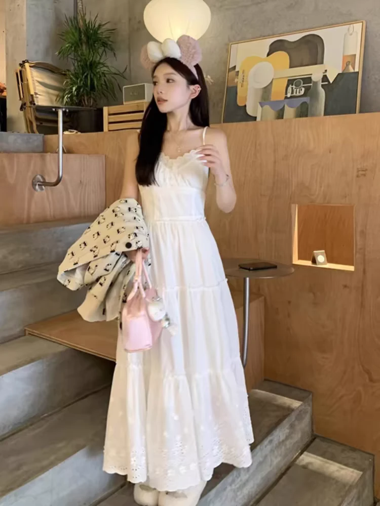 蕾丝拼接v领吊带裙度假连衣裙女夏季高腰显瘦蛋糕裙甜美初恋裙子