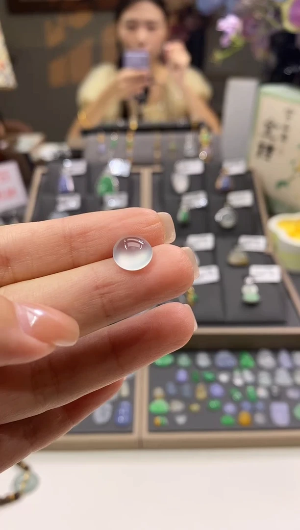 颈饰未镶嵌翡翠蛋面