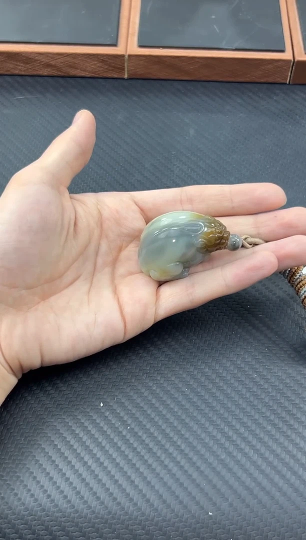 和田玉未镶嵌吊坠(赠链)若羌微色差吊坠