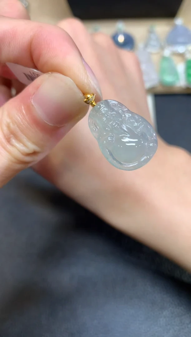 【闪购商品】翡翠颈饰18K金镶嵌财神爷【无服务费】