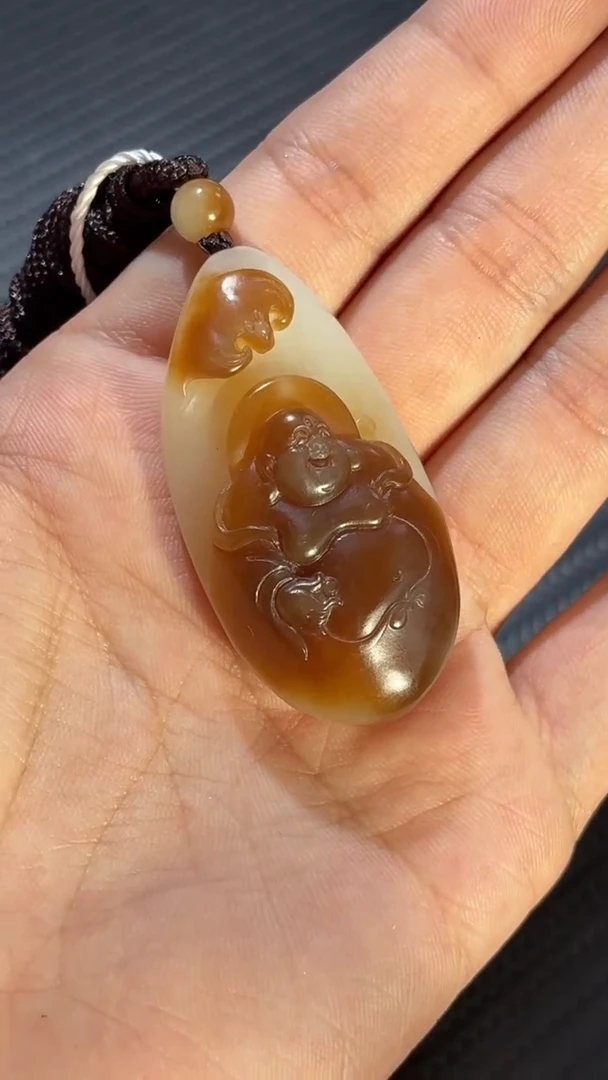 颈饰未镶嵌和田玉且末金山糖白佛公吊坠微色差 约29g