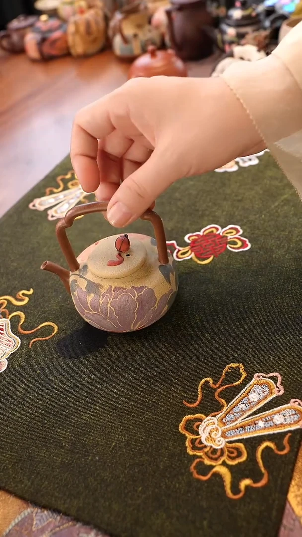 茶壶紫砂牡丹提梁