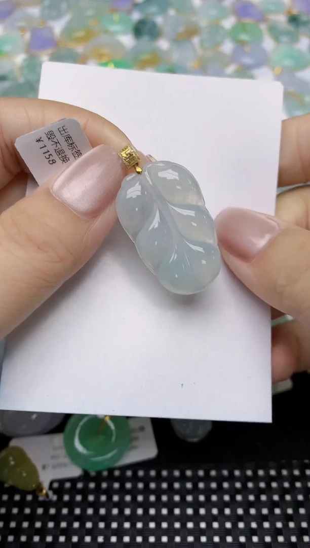 翡翠18K金镶嵌颈饰天然缅甸A货翡翠