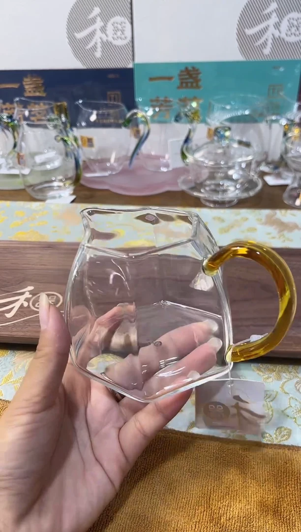 棱然茶海浅黄。。。。