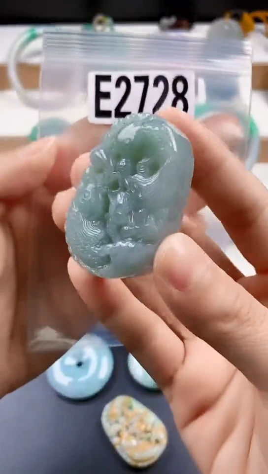 颈饰未镶嵌翡翠天然翡翠吊坠挂饰