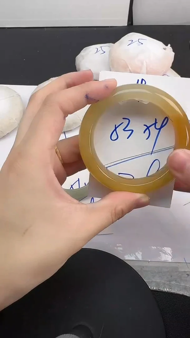 未镶嵌手镯石英质玉4/53-54