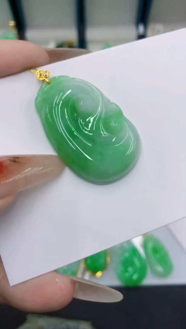 颈饰18K金镶嵌翡翠11111