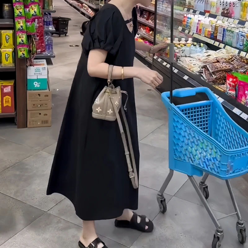 秋季胖mm时尚风气质风设计款连衣裙宽松收腰小黑裙赫本风泡泡袖裙