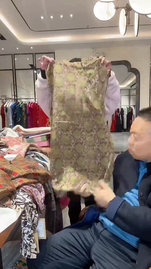 真丝长款绿色上衣299 l码