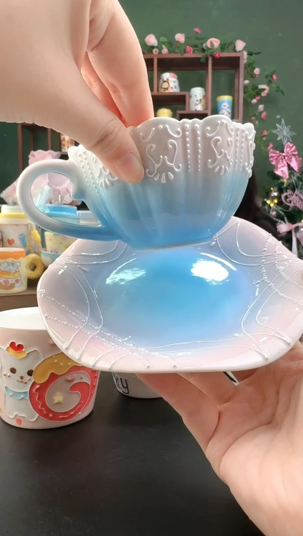 152景德镇高温陶瓷釉下彩 玉泥 杯盘一套