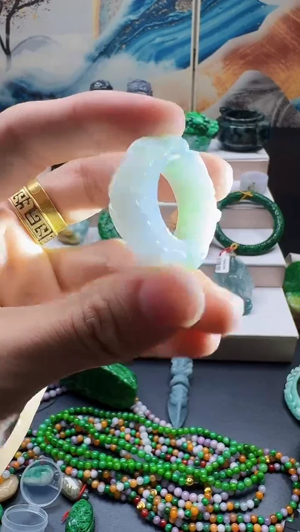 颈饰未镶嵌翡翠天然A货翡翠