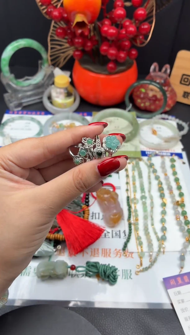 未镶嵌戒指翡翠戒指