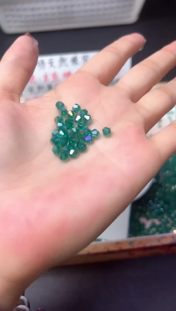 未镶嵌散珠碧玺孔雀绿钻切P544--卡4MM -- 108颗