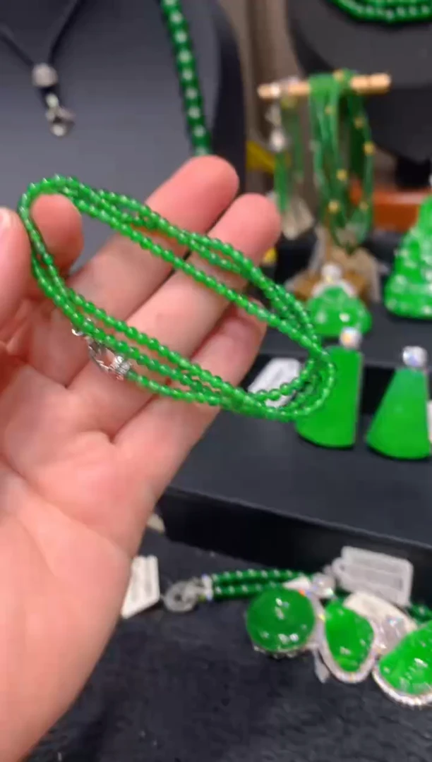 颈饰未镶嵌翡翠12 一季