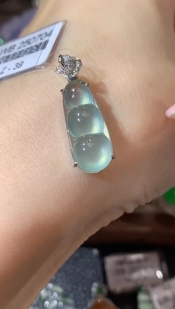 吊坠(不含链)18K金镶嵌翡翠D8