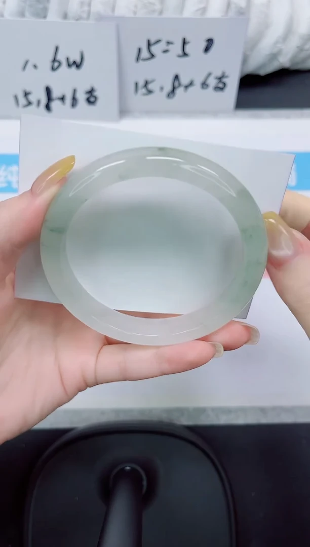 石英质玉手镯未镶嵌98