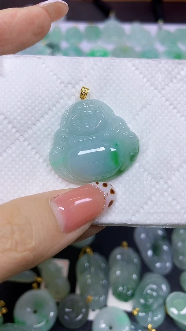 颈饰18K金镶嵌翡翠 天然翡翠A货