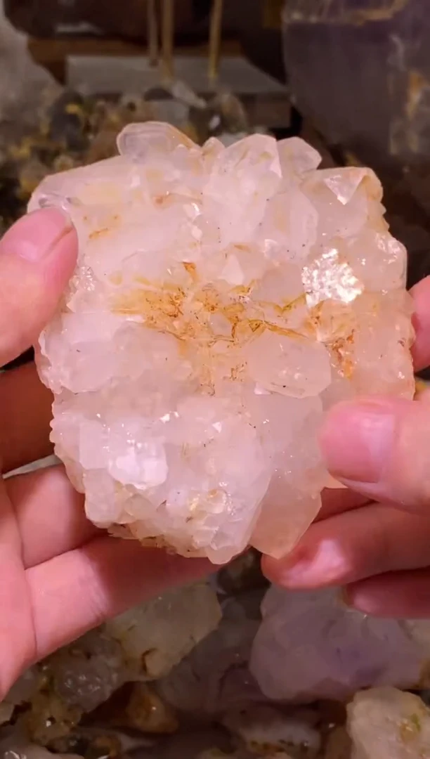 未镶嵌珠宝半成品水晶不****?马岛晶花