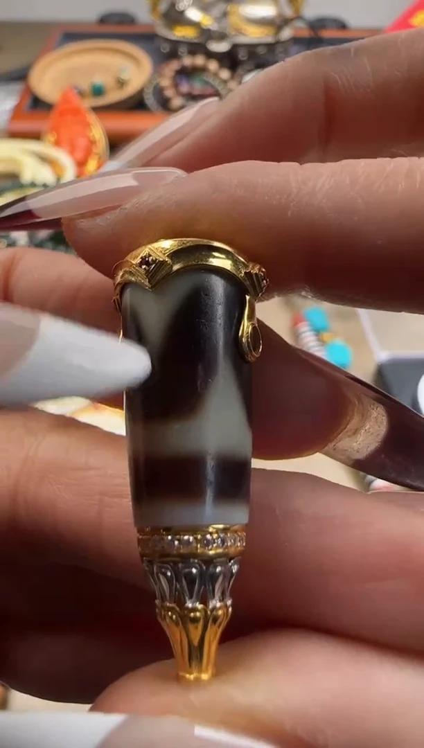 【闪购商品】玛瑙/玉髓颈饰18K金镶嵌玛瑙颈饰