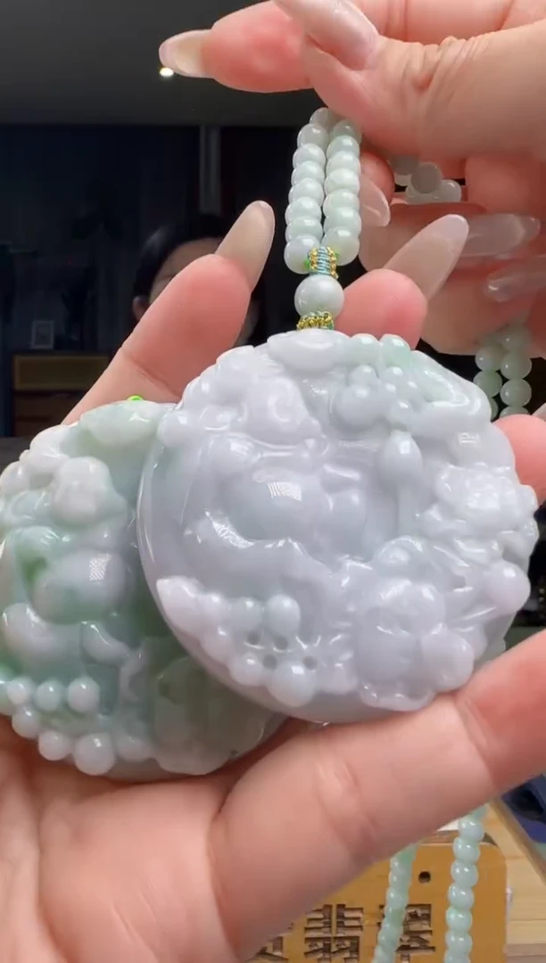 【闪购商品】翡翠吊坠(赠链)未镶嵌多样性发其一YJ@@