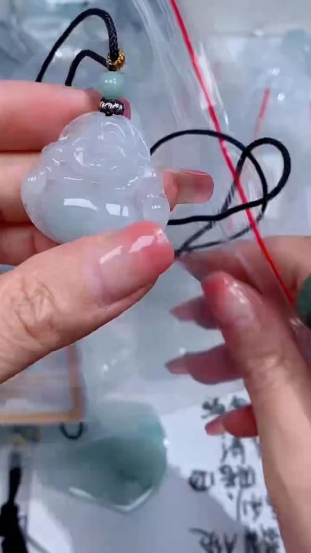 翡翠未镶嵌颈饰吊坠