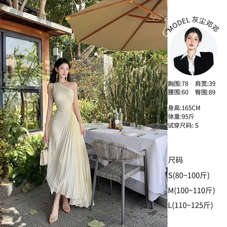 灰尘邓邓 白色压褶斜肩镂空连衣裙女修身长裙D25Q2107