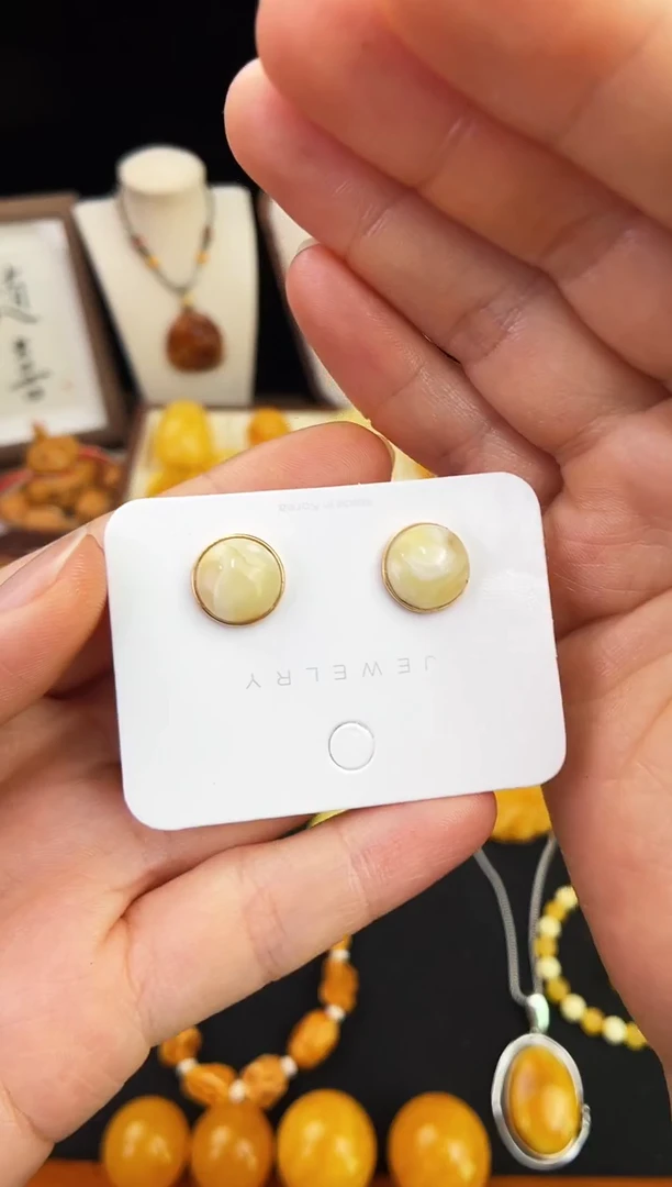 琥珀未镶嵌珠宝奇石柒月