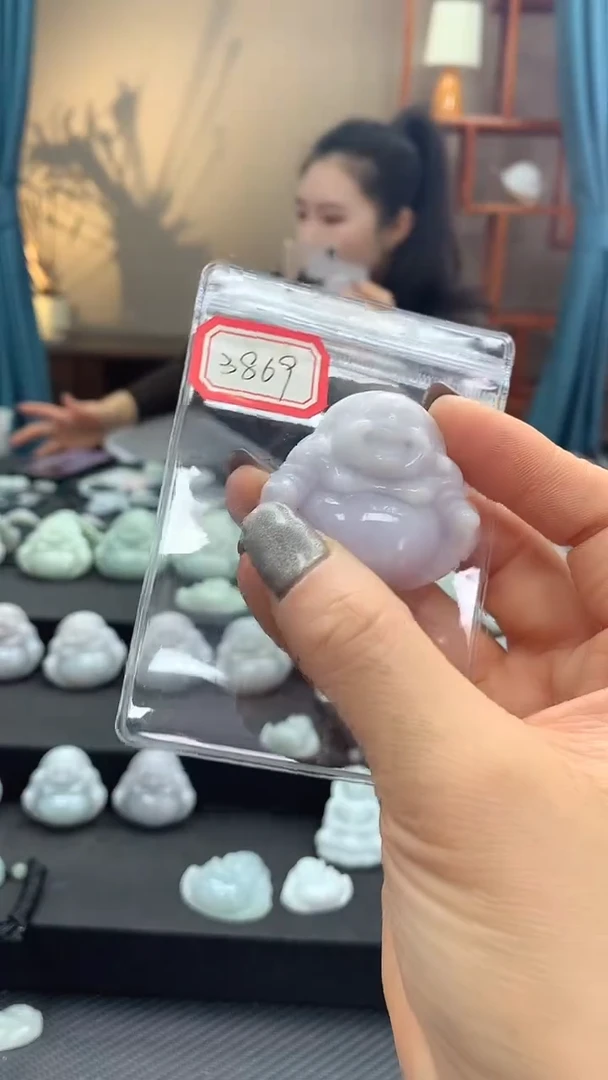 颈饰未镶嵌翡翠佛公 3869微瑕慎拍