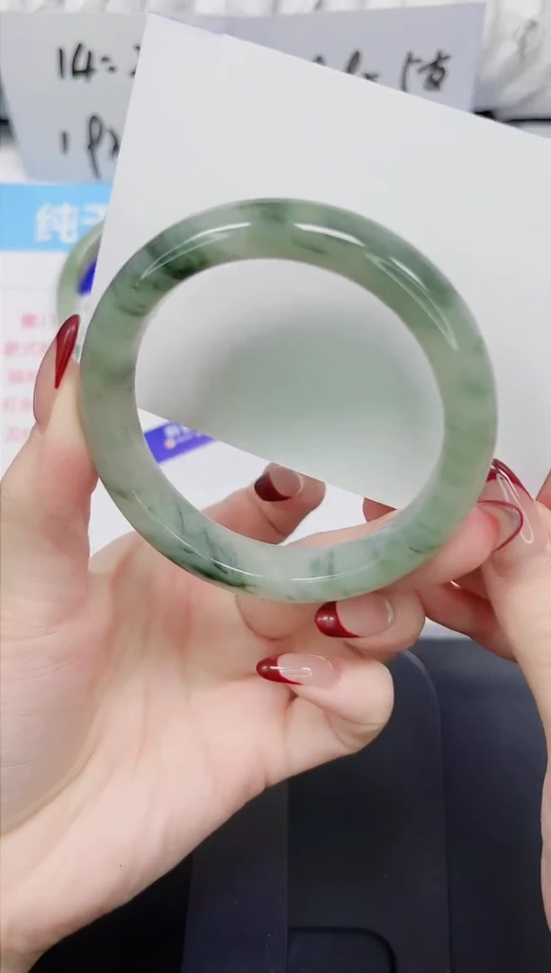 【闪购商品】石英质玉手镯未镶嵌51