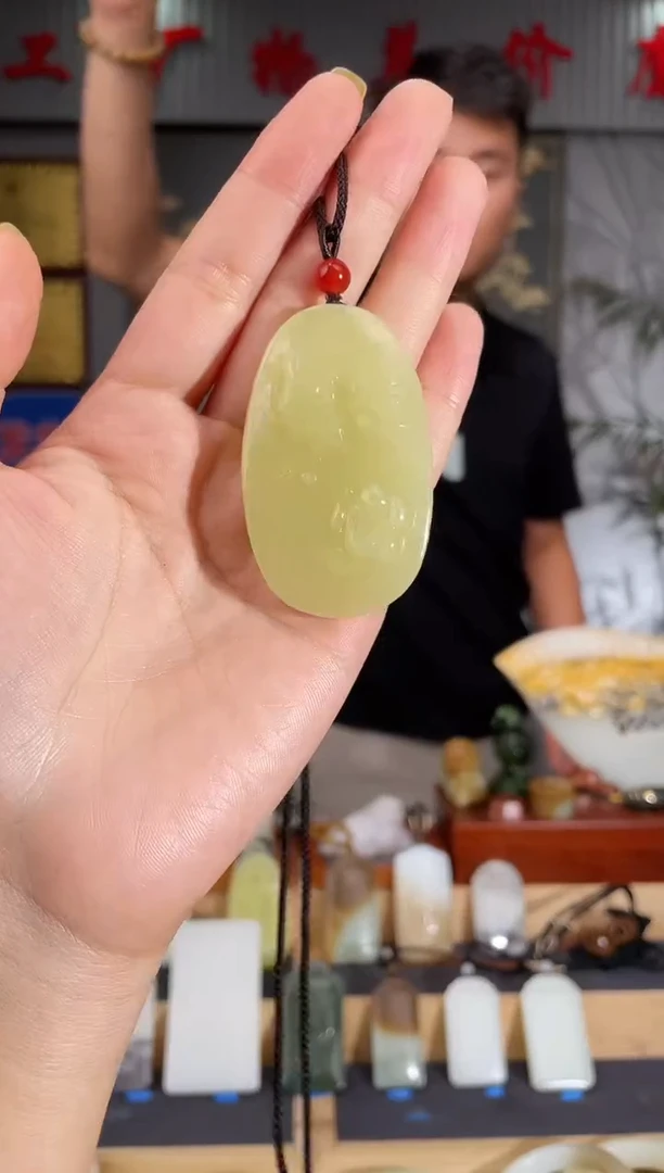 和田玉未镶嵌颈饰1